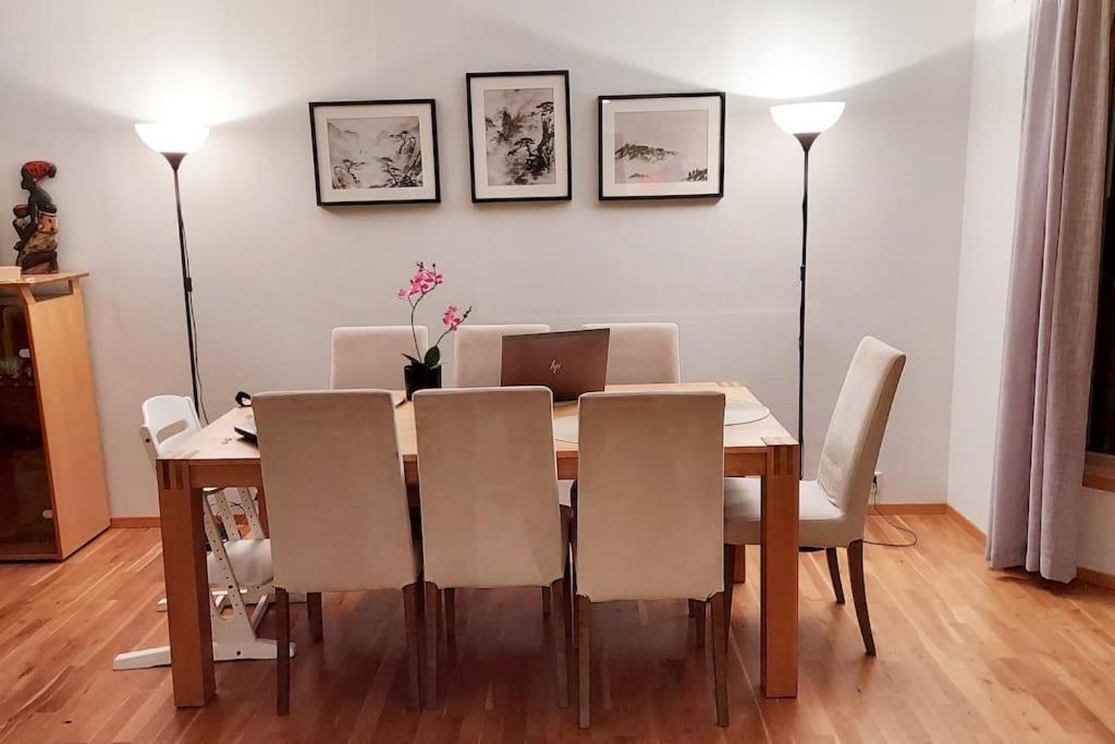 Large Home In Sola Tananger ภายนอก รูปภาพ