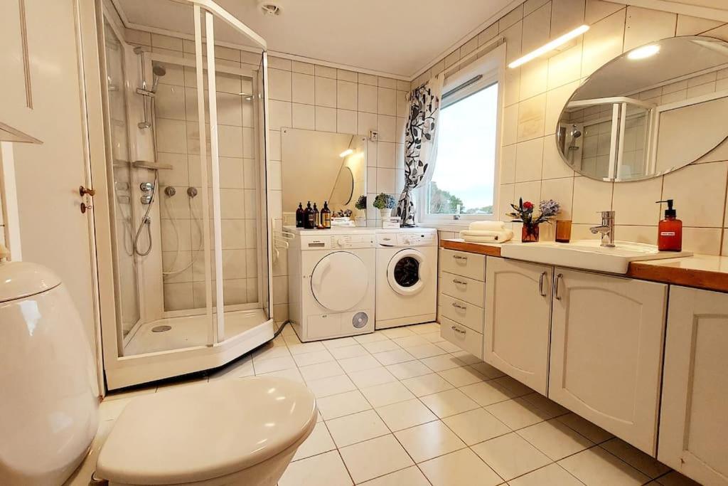 Large Home In Sola Tananger ภายนอก รูปภาพ